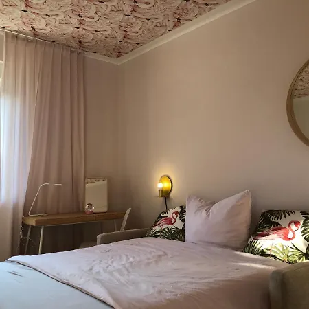 Altstadt Naehe 7 Min Fussweg Ueber Alte Mainbruecke Zu Mit Balkon & Garten, Ideal For Long Stay, Relocation Affittacamere