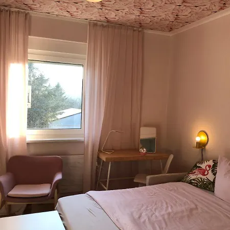 Altstadt Naehe 7 Min Fussweg Ueber Alte Mainbruecke Zu Mit Balkon & Garten, Ideal For Long Stay, Relocation Ochsenfurt