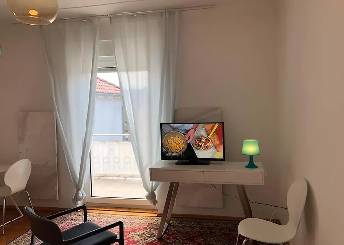 Altstadt Naehe 7 Min Fussweg Ueber Alte Mainbruecke Zu Mit Balkon & Garten, Ideal For Long Stay, Relocation Πανσιόν Ochsenfurt