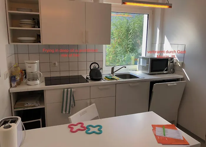 Altstadt Naehe 7 Min Fussweg Ueber Alte Mainbruecke Zu Mit Balkon & Garten, Ideal For Long Stay, Relocation Πανσιόν